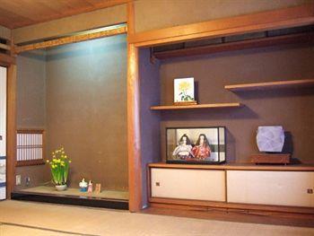 บ้านพัก โรงแรมพีซ เฮาส์ ซาจิ